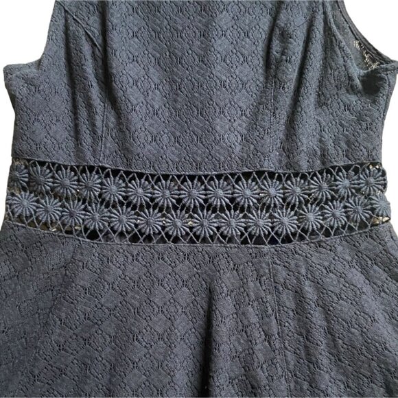 Free People Lace Daisy Eyelet Waist Cut Out Mini Dress-Black-Size 10-GUC - Picture 3 of 9